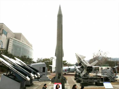 Πυρά Σεούλ κατά Πιονκγιάνκ για την εκτόξευση δορυφόρου Πυρά Σεούλ κατά Πιονκγιάνκ για την εκτόξευση δορυφόρου