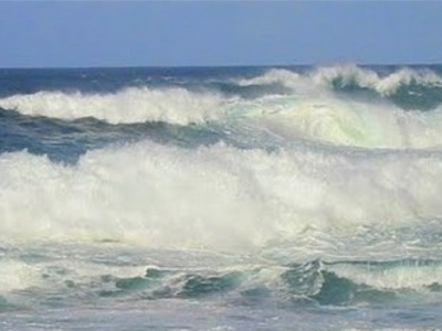 Τελευταίο μπάνιο για ηλικιωμένο στη Σαντορίνη