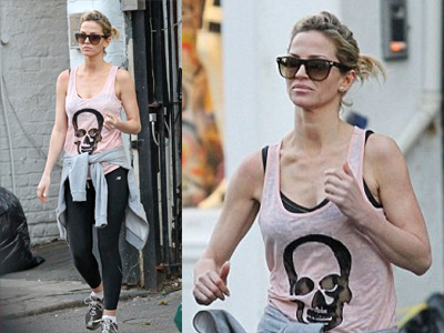 Τι συμβαίνει με τη Sarah Τι συμβαίνει με τη Sarah