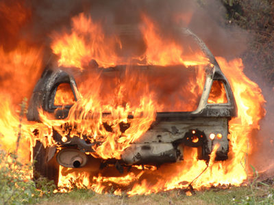 Πήρε φωτιά αυτοκίνητο εν κινήσει