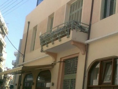 Τα δυο μπαλκόνια έγιναν… ένα!