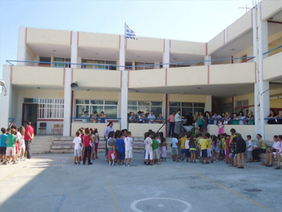 Άρπαξαν μέχρι και τις… βρύσες σε δημοτικό σχολείο