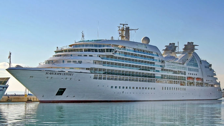 Στη Λήμνο το κρουαζιερόπλοιο «Seabourn Odyssey» – Ανοιχτά τα καταστήματα στη Μύρινα