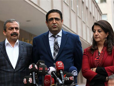 Γραμματειακή υποστήριξη στον Οτζαλάν