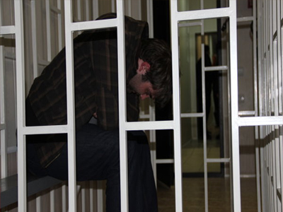 Κατά λάθος στο κρατητήριο για…17 ώρες