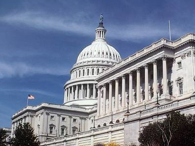 Αντικρουόμενες απόψεις για τη μείωση του αμερικανικού ελλείμματος