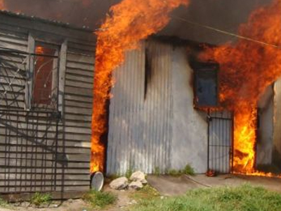 Σερβία: Κάηκαν ανήλικα σε καταυλισμό Ρομά