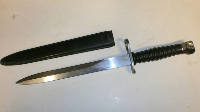 Πάτρα: «Μπούκαρε» σε μπαρ και απειλούσε εργαζόμενους με… ξιφολόγχη!