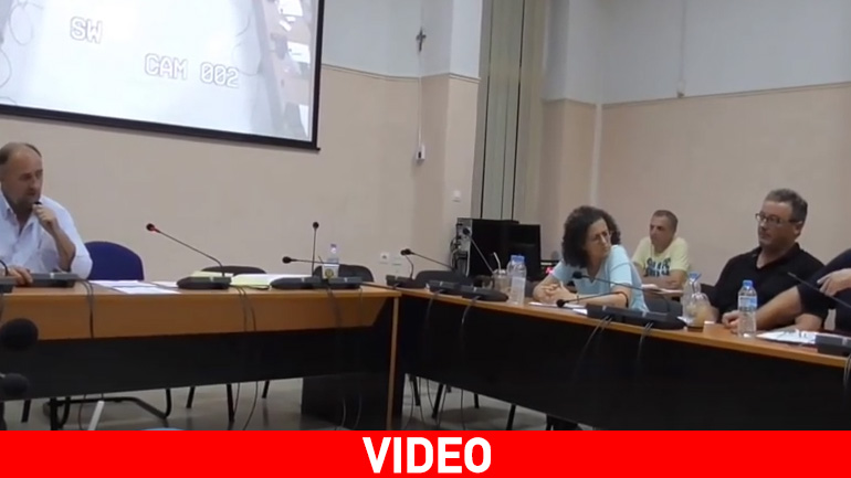 Αποχωρήσεις και… γαλλικά στο Δημοτικό Συμβούλιο Φαρκαδόνας