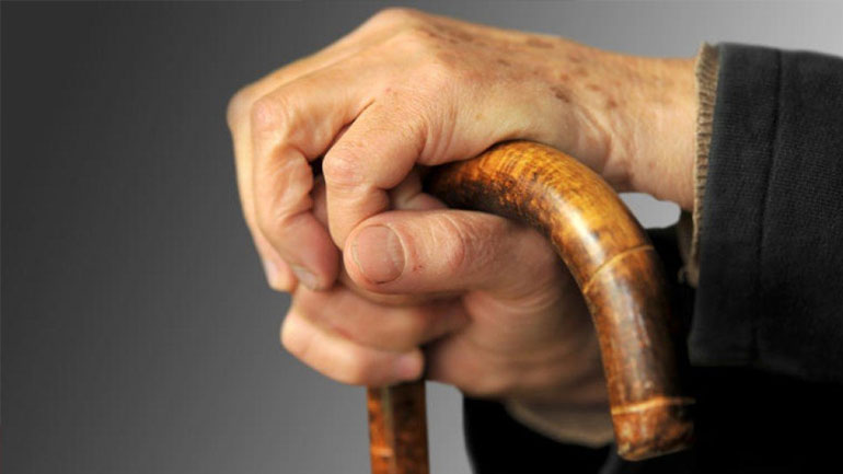 Άρπαξαν τη σύνταξη ηλικιωμένου και έγιναν καπνός