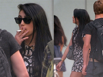 Η μητέρα της το ξέρει;