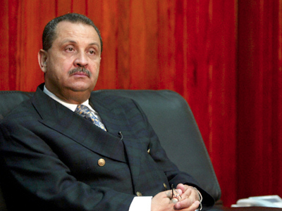 Παραμένει στο πόστο του