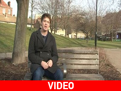 Μιλάει 11 γλώσσες!