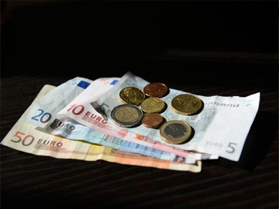 Συνάντηση πολιτικών αρχηγών με… πολλά «αγκάθια»