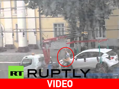 Ρωσία: Τα… πέταξε για να μην της πάρουν το αυτοκίνητο!