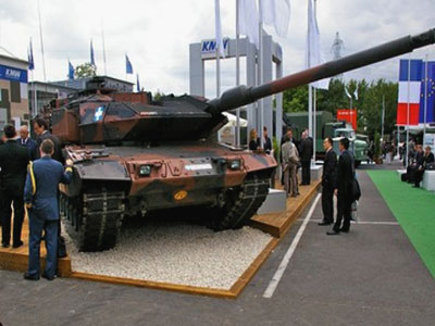 Η οικονομική κρίση επηρεάζει τους εξοπλισμούς Η οικονομική κρίση επηρεάζει τους εξοπλισμούς