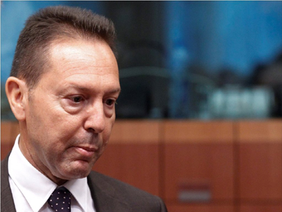 Συνάντηση με το βλέμμα στην εφεδρεία