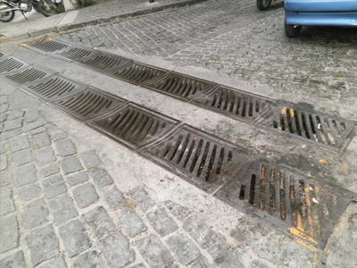 Δήμος Αβδήρων: Δύο ολόκληρα χρόνια χωρίς καθαρισμό οι σχάρες ομβρίων