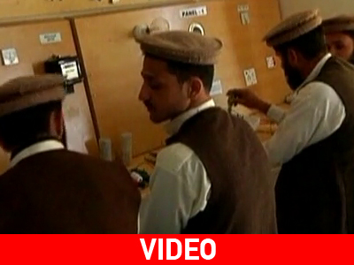 Πίσω στα… θρανία οι Ταλιμπάν