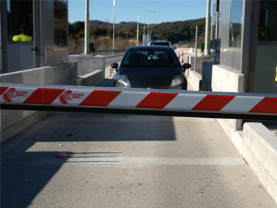 «ΟΧΙ» στα διόδια έξω από τα σπίτια μας!