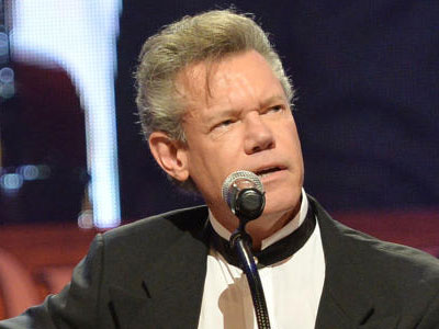 Εγκεφαλικό επεισόδιο υπέστη ο τραγουδιστής Ράντι Τράβις