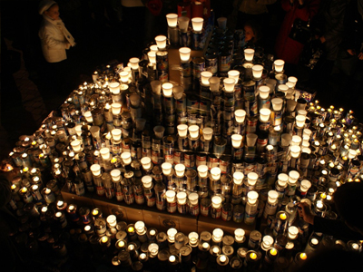 Πάτρα: Χριστουγεννιάτικο δέντρο από γάλα στήνουν οι «Γιατροί του Κόσμου»