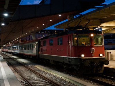 Οι γραμμές του τρένου βάφτηκαν με αίμα