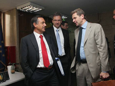 Το γοργόν και χάρη έχει