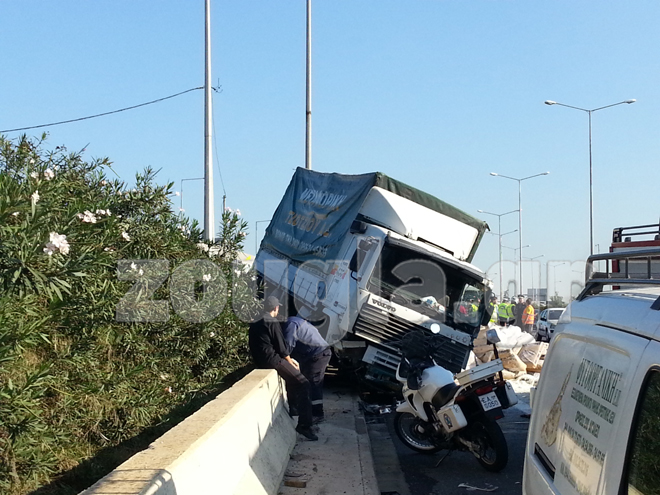 «Καβάλησε» το κράσπεδο η νταλίκα