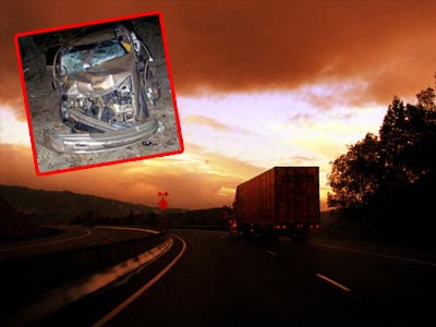 Αυτοκίνητο «καρφώθηκε» στο πίσω μέρος φορτηγού – Ένας νεκρός Αυτοκίνητο «καρφώθηκε» στο πίσω μέρος φορτηγού – Ένας νεκρός