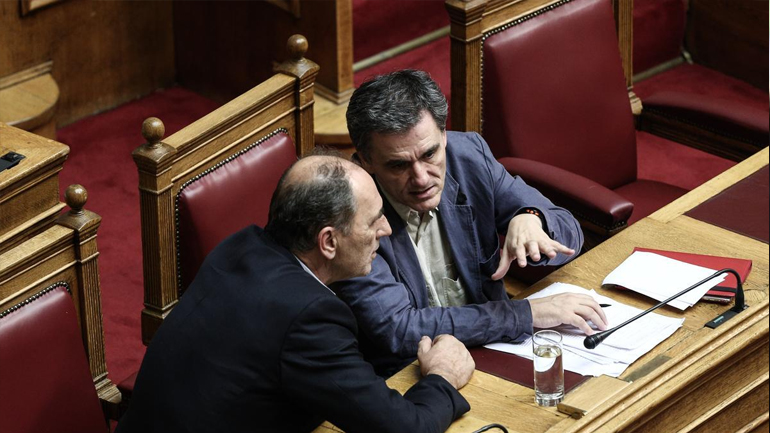 Αποχώρησαν από τη διαπραγμάτευση Τσακαλώτος-Σταθάκης