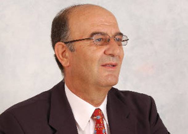 Αδιάβαστος κι άλλος βουλευτής