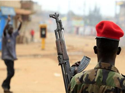 Επιστροφή με…ξύλο στην Ουγκάντα