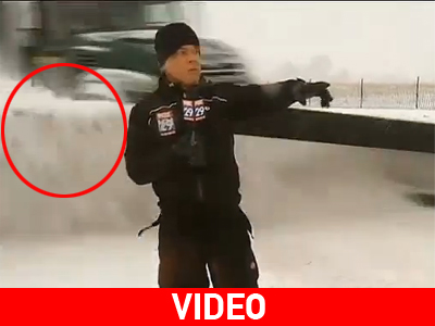 Δημοσιογράφος… πάγωσε στο καθήκον