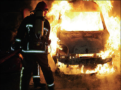 Πυρκαγιά σε αντιπροσωπεία αυτοκινήτων