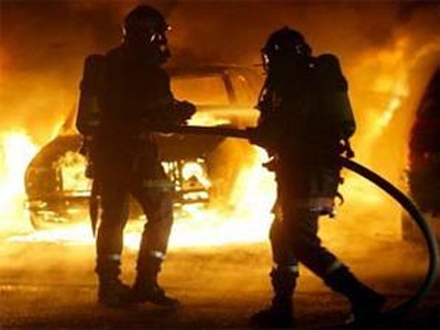 «Λαμπάδιασαν» Ι.Χ. στην Κηφισιά