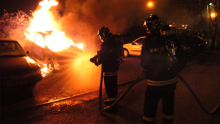 «Λαμπάδιασε» Ι.Χ. στην Κυψέλη
