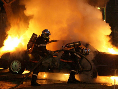 Πυρκαγιά σε δύο Ι.Χ. στο Ηράκλειο Κρήτης