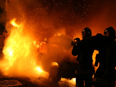 Φωτιά σε Ι.Χ. στο κέντρο της Αθήνας