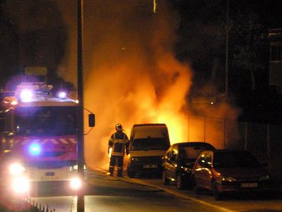 «Λαμπάδιασε» αυτοκίνητο στην Καλλιθέα