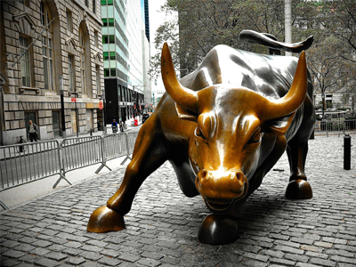 Ανοδικές τάσεις στη Wall Street