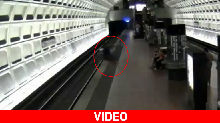 Ουάσινγκτον: Άνδρας με αναπηρικό αμαξίδιο πέφτει στις ράγες του μετρό