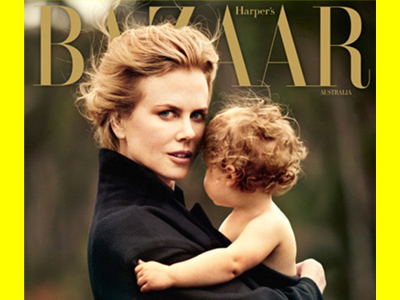 Αγκαλιά με τη μητέρα της