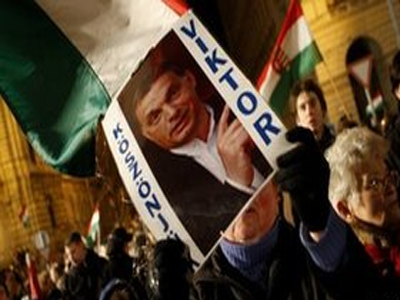 Ουγγαρία: Στηρίζουν τον πρόεδρό τους
