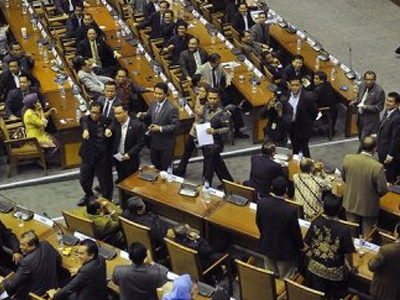 «Ροζ» παρέμβαση στη Βουλή της Ινδονησίας
