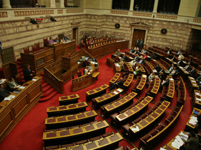 Επιστρέφουν στο… μεροκάματο οι βουλευτές