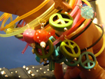 Τα βραχιόλια σου βροντούν!