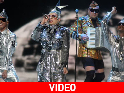 Επιστρέφει;