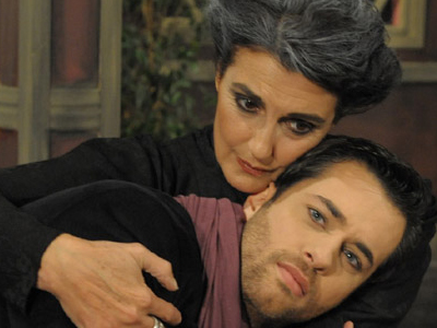 Αυλαία με τους «Βρικόλακες» του Ίψεν