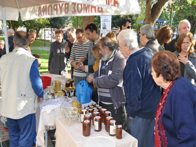 Oι πολίτες αγκάλιασαν το «Χωριό Παραγωγών» του Δήμου Βύρωνα